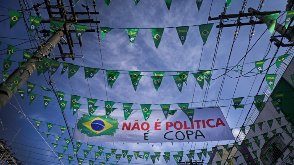 Le drapeau du Br&eacute;sil, otage de l'&eacute;lection &agrave; un mois du Mondial