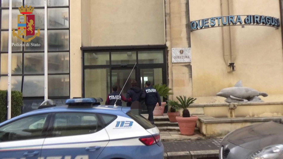 Propaganda e contatti con l'Isis, ragazzina finisce in comunit&agrave;