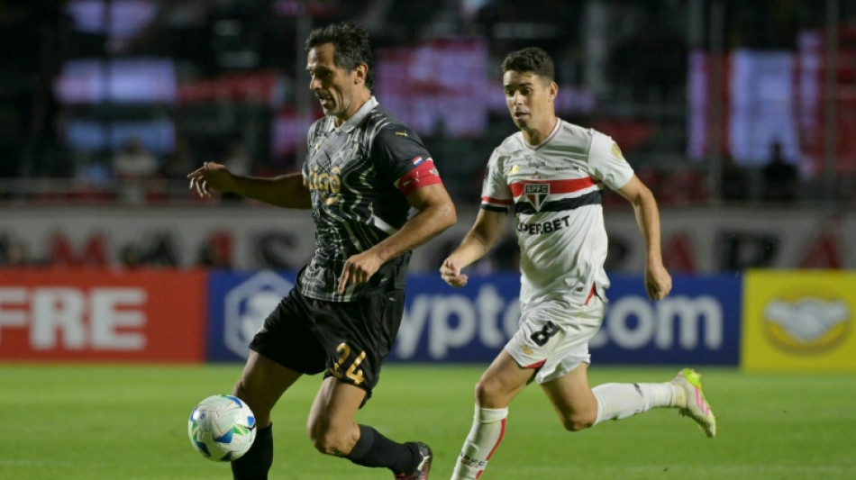 El futbolista brasileño Oscar sale del hospital tras sus problemas cardíacos