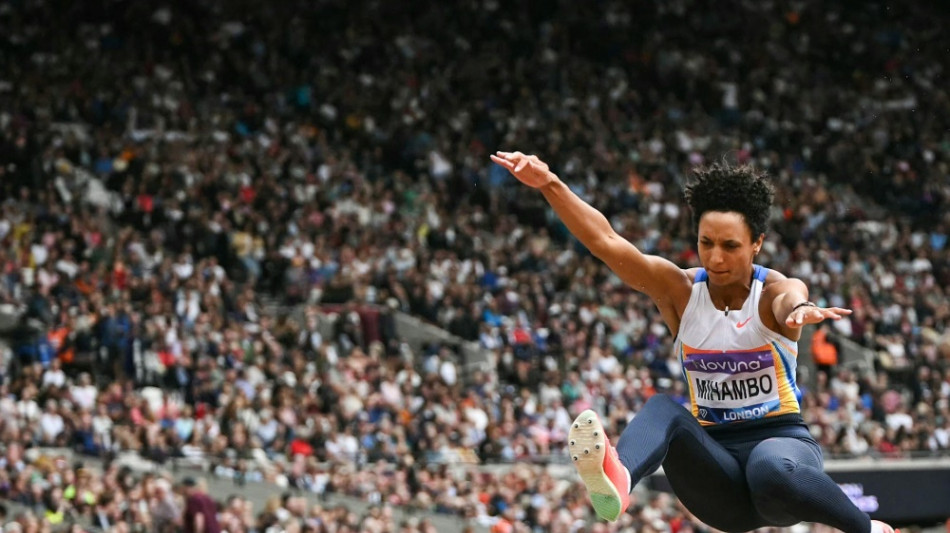 Weitspringerin Mihambo siegt in London - Farken st&uuml;rzt