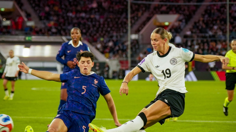 B&uuml;hl schie&szlig;t DFB-Frauen zum Hinspiel-Sieg gegen Frankreich