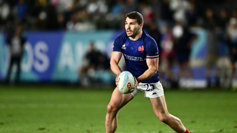 "Arr&ecirc;ter l'homophobie" dans le rugby: Antoine Dupont s'engage en Une de "T&ecirc;tu"