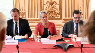 Salaires et carri&egrave;res: Borne r&eacute;unit syndicats et patronat en conf&eacute;rence sociale