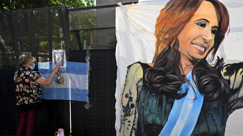 Kirchner, a poderosa líder peronista condenada à prisão e inelegibilidade na Argentina