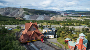 Su&egrave;de: la c&eacute;l&egrave;bre &eacute;glise en bois rouge de Kiruna se rapproche de son nouvel emplacement