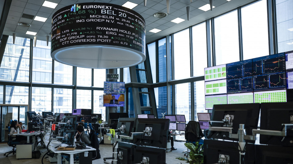 Borsa: Europa fiacca, effetto conti trimestrali, Milano -0,95%