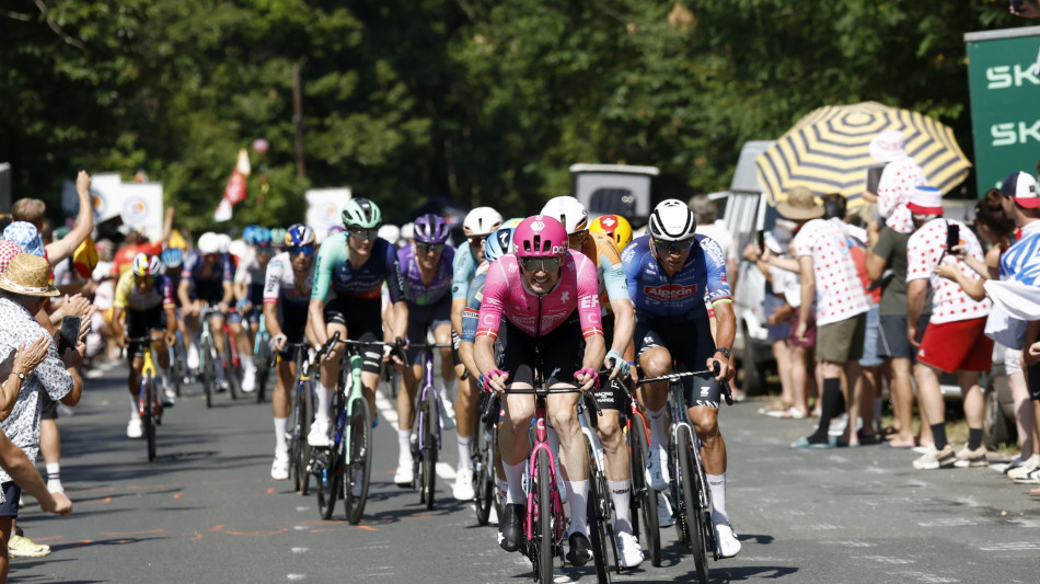 Tour: troppo caldo, la tappa di domani accorciata di 30km