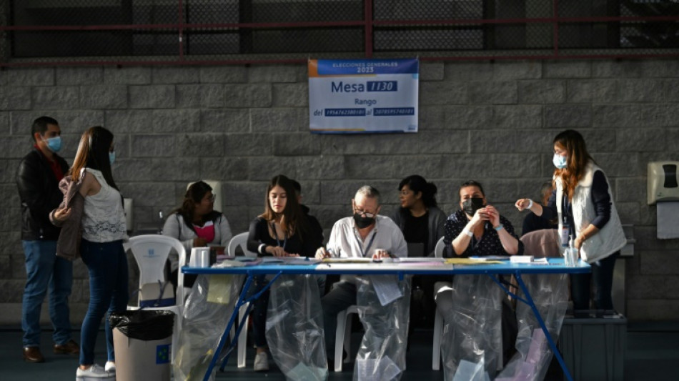 Guatemala vot&oacute; sin grandes ilusiones y espera los resultados