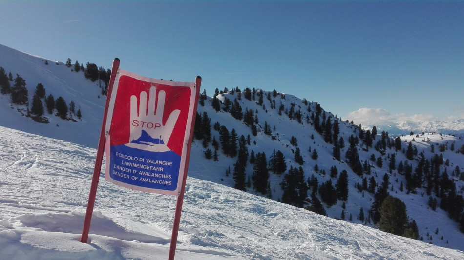 Tre morti e un ferito grave sotto una serie di valanghe in Austria