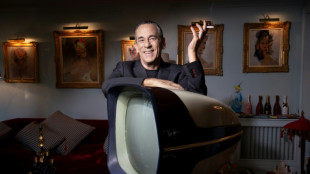 Obsèques d'Ardisson à Paris, les invités attendus tout de noir vêtus