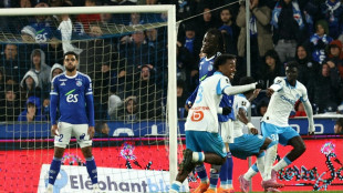 Foot: Marseille renverse Strasbourg in extremis et prend la tête de la Ligue 1