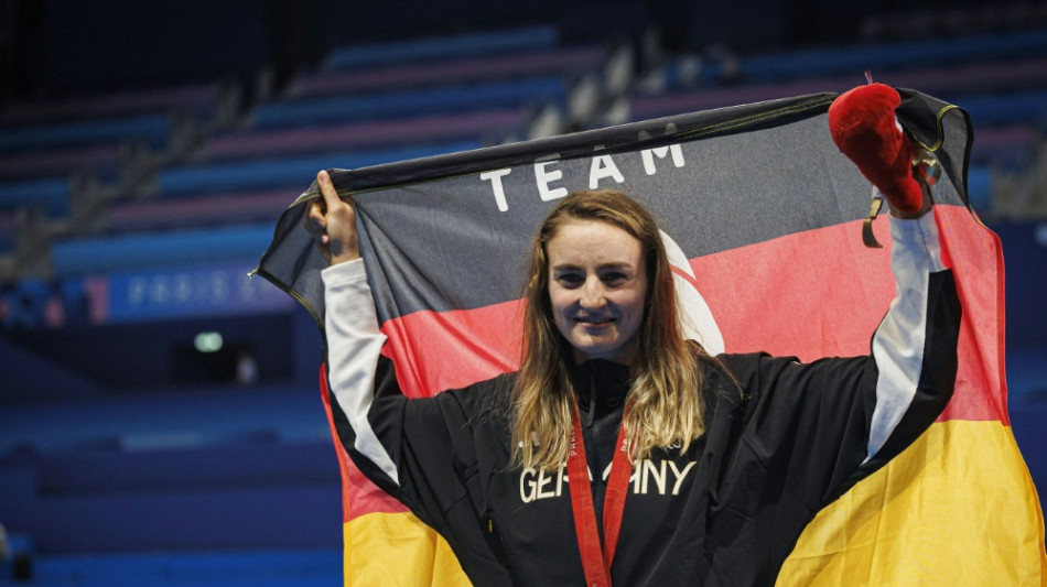 Semechin und Schmidt deutsche Fahnentr&auml;ger bei Schlussfeier
