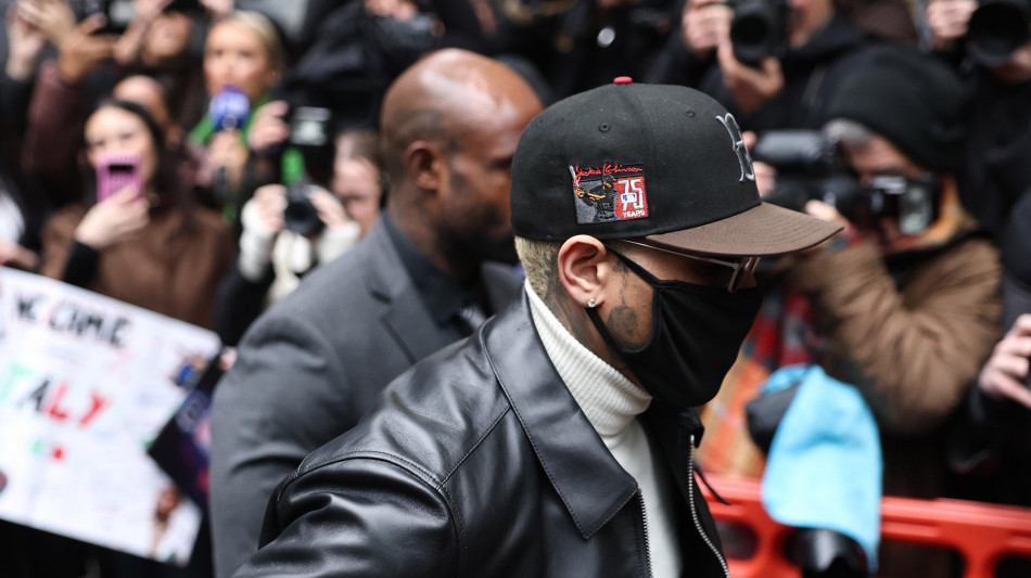 Aggressione a Londra nel 2023, condannato a 8 mesi il rapper Chris Brown