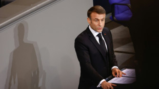 Remaniement: Macron plonge son gouvernement dans une dr&ocirc;le d'attente