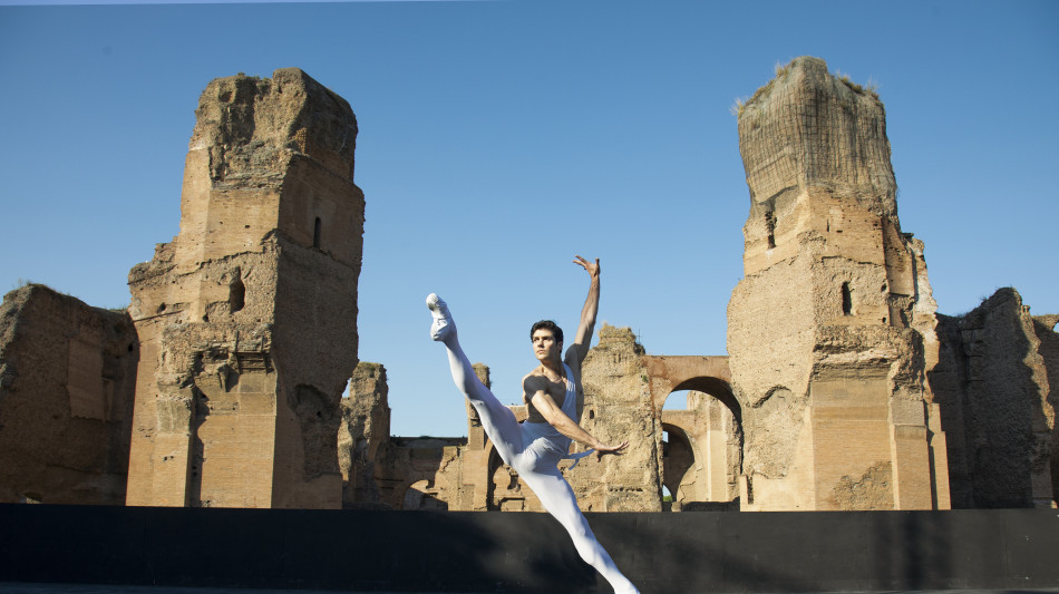 A Caracalla Gala Roberto Bolle and Friends festeggia 25 anni