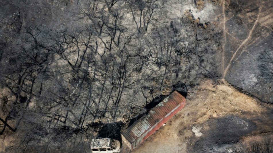 El term&oacute;metro vuelve a subir en Grecia, donde el fuego arrasa islas tur&iacute;sticas
