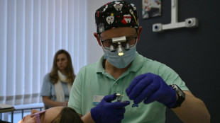 Le dentiste, un fil solide entre l'Ukraine et ses exil&eacute;s