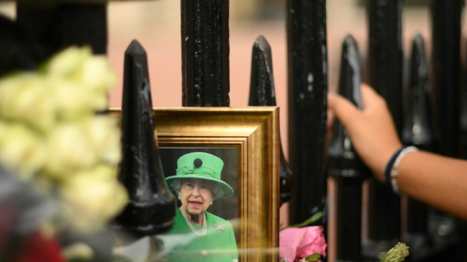 Isabel II no fue informada durante nueve a&ntilde;os de que un colaborador suyo era esp&iacute;a sovi&eacute;tico