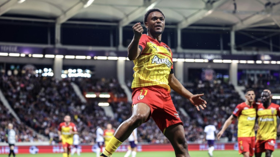 Lens vence Toulouse (1-0) e se aproxima da vice-lideran&ccedil;a da Ligue 1