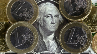 Euro stabile, a 1,1581 dollari (-0,01%)