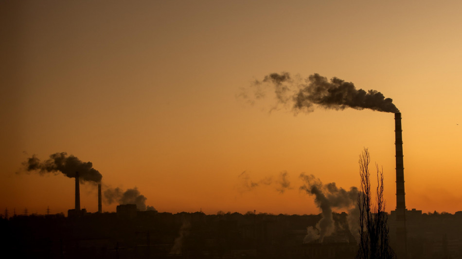 Dall'Opec+ 550 mila barili di petrolio in pi&ugrave; ad agosto