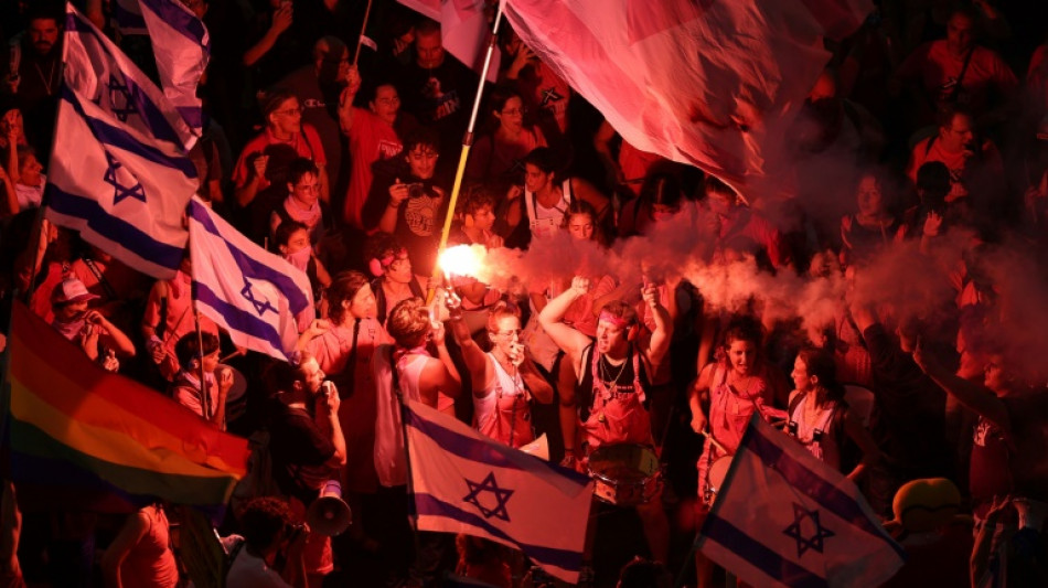 'Democracy, Democracy' chant Israelis protesting legal reforms
