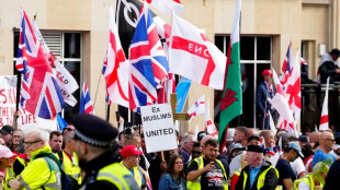 M&aacute;s de 100.000 personas manifiestan en Londres convocadas por un activista de ultraderecha