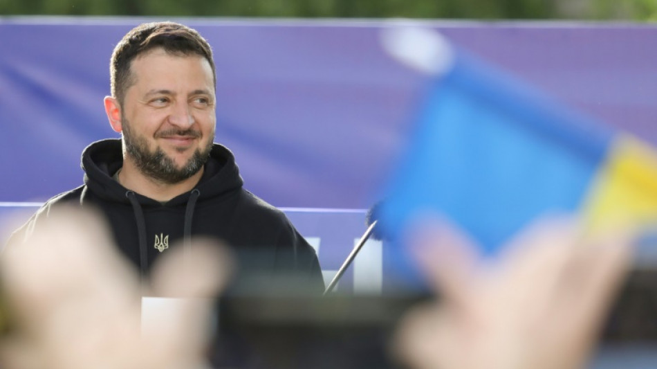 "Slava Ukra&iuml;ni!":  Zelensky acclam&eacute; par la foule &agrave; Vilnius