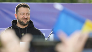 "Slava Ukra&iuml;ni!":  Zelensky acclam&eacute; par la foule &agrave; Vilnius