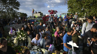 Una aldea despide a sus muertos de la tragedia de autob&uacute;s que enluta a Guatemala
