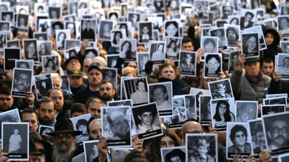 Argentines commemorate Jewish center bombing, demand justice