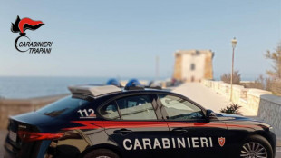 11enne tenta di accoltellare prof e riprende l'aggressione col cellulare