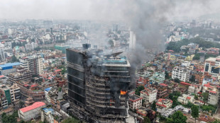 N&eacute;pal: l'arm&eacute;e contr&ocirc;le Katmandou et ouvre les discussions sur l'avenir du pays
