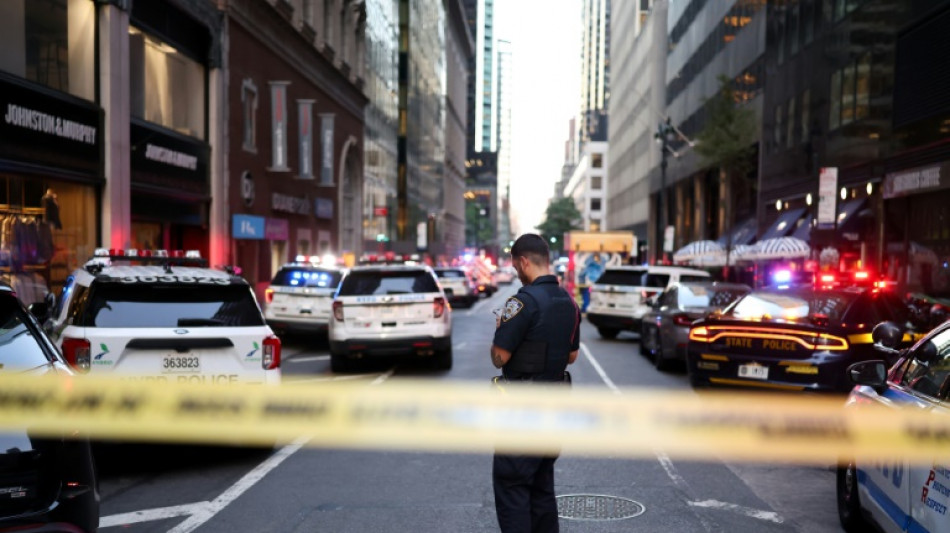 Un tireur tue au moins quatre personnes &agrave; New York avant d'&ecirc;tre retrouv&eacute; mort