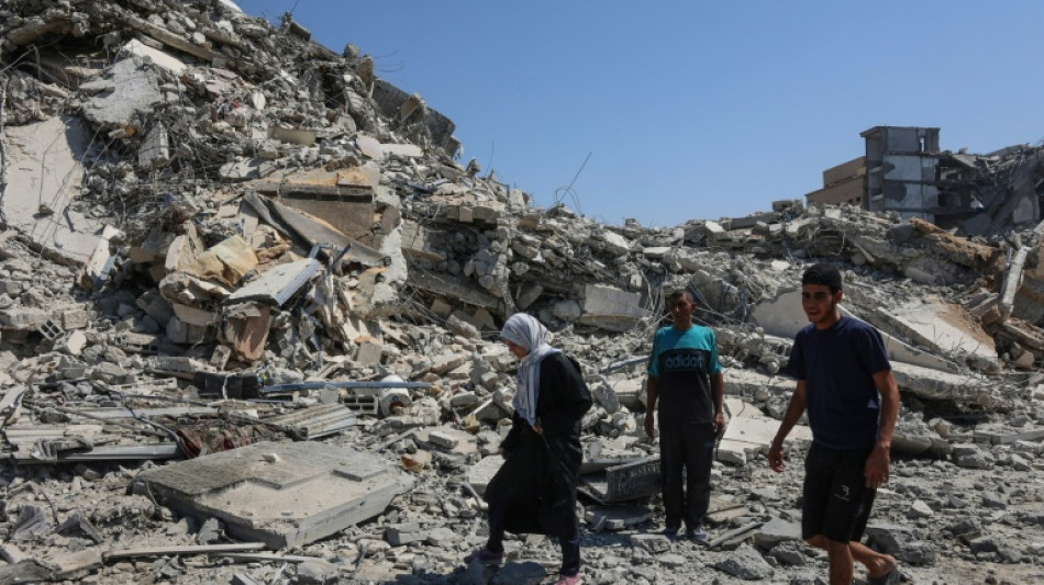 Israel destrói outro grande edifício residencial na Cidade de Gaza