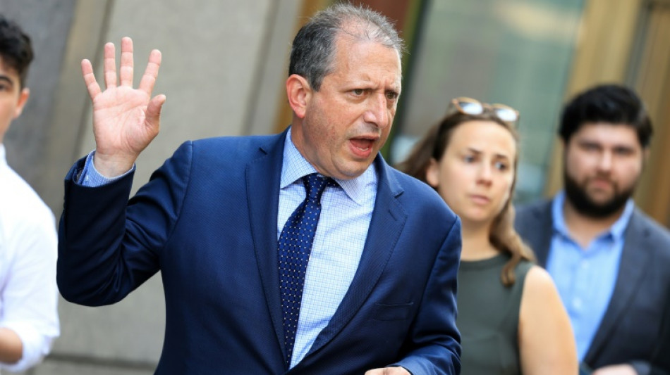 Detido por tentar impedir expulsão de imigrante, candidato à prefeitura de NY é solto