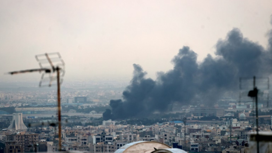Teerã entre o medo e a resiliência sob bombardeios israelenses