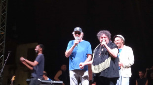 Napoli, festa di popolo per Avitabile con De Gregori e Jovanotti