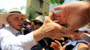 Ex-presidente da Colômbia pede para apelar da sentença em liberdade