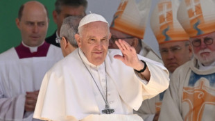 El papa insta a Hungr&iacute;a a abrir las puertas a los migrantes