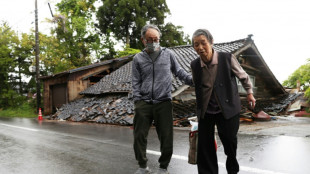 Un muerto y una treintena de heridos tras potente sismo en Jap&oacute;n