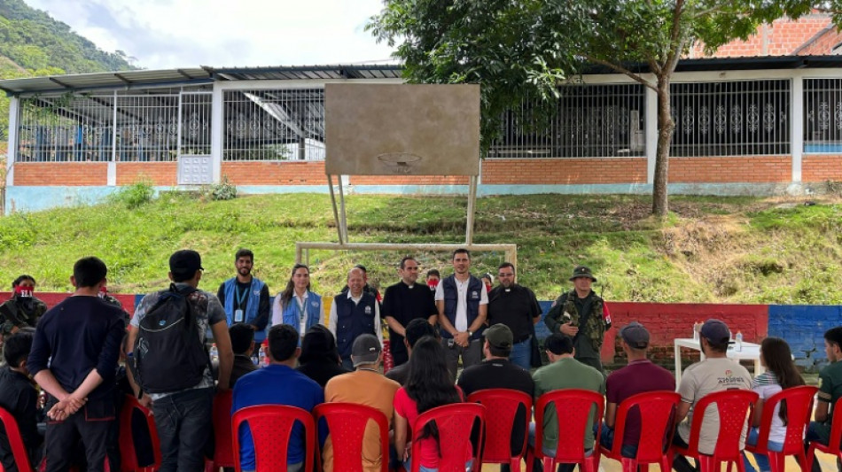 Petro lan&ccedil;a plano de paz na fronteira com a Venezuela, onde ELN libertou 22 ref&eacute;ns