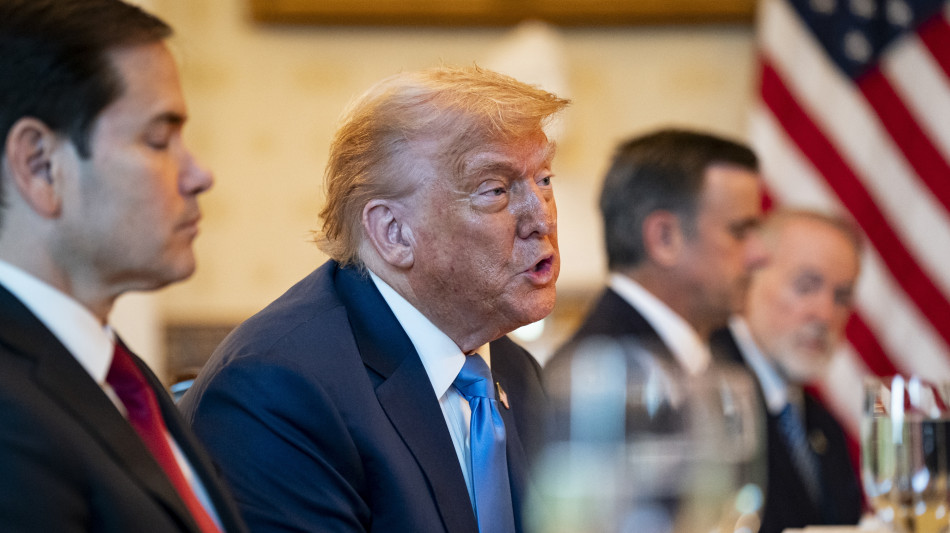Trump: 'Invieremo altre armi all'Ucraina per difendersi'