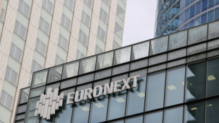 La Bourse de Paris termine dans le rouge, la dette fran&ccedil;aise attend Moody's