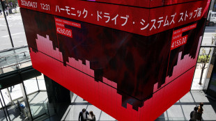 Borsa: Asia pesante sui timori di escalation in Iran, vola il petrolio