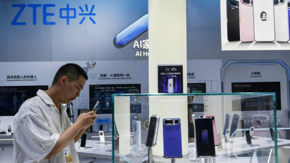 La IA ya cabe en el bolsillo: tel&eacute;fonos de &uacute;ltima generaci&oacute;n deslumbran en una feria en China