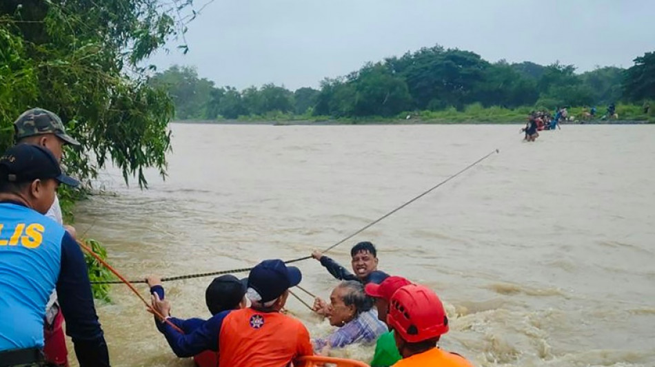 Philippines: Six personnes tu&eacute;es par la chute d'arbres caus&eacute;e par la temp&ecirc;te Bebinca