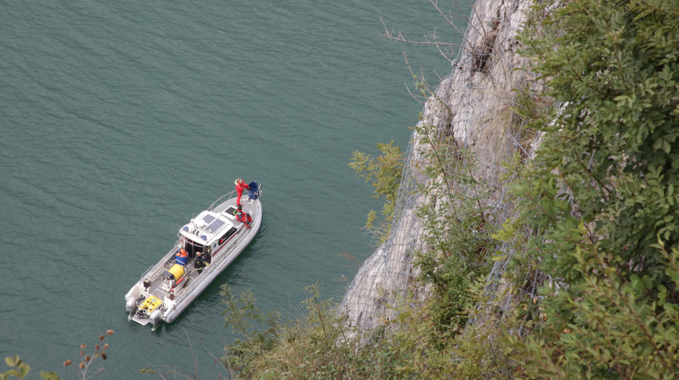 Dispersa nel lago d'Iseo, senza esito le ricerche con i cani