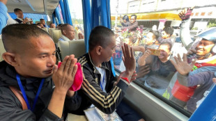 Cambodian soldiers freed by Thailand receive hero's welcome