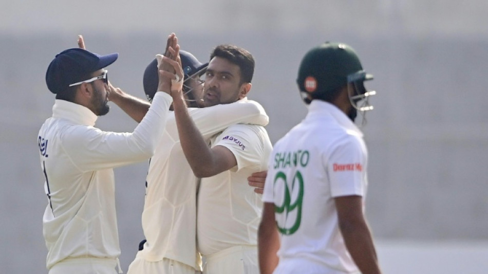 Bangladesh top order falters before lunch